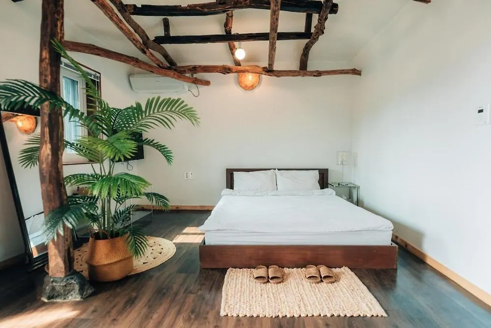 Guest house Jeju Dokchae Pension Doldam House Batdam Branch